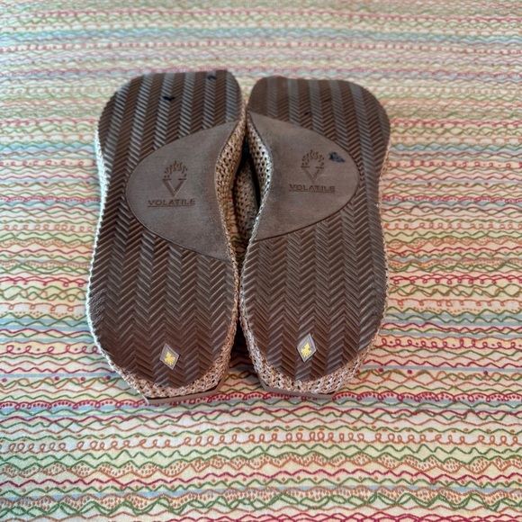 VOLATILE Island Wedge Sandals for Women Slip-On Thong Platform Style Size 9 - Picture 3 of 10